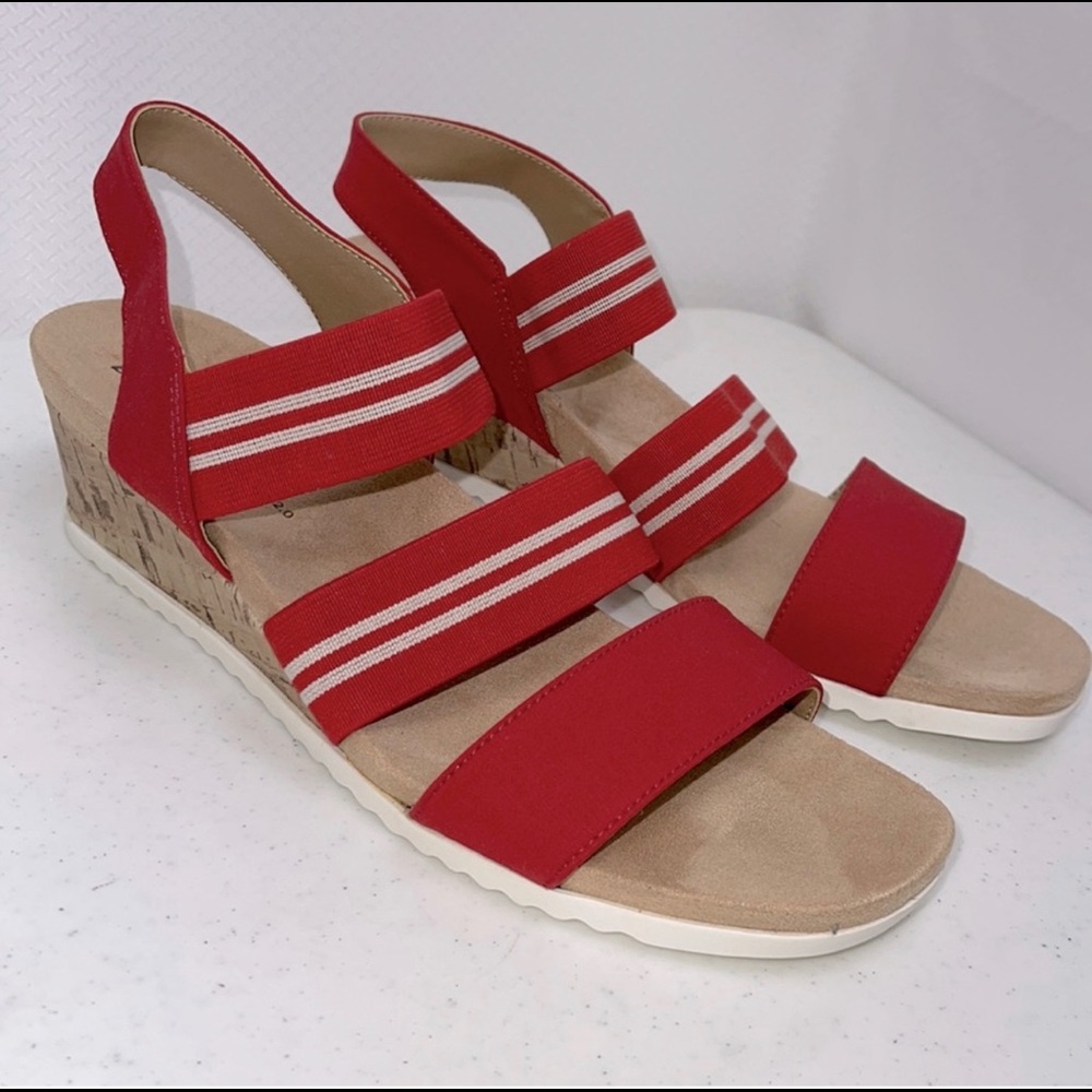 Life Stride Sandals